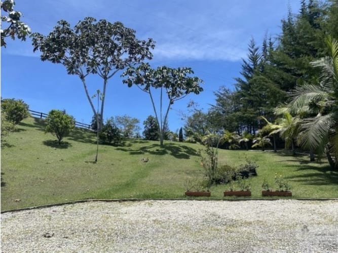 Casa de 4 alcobas en venta en Samaria, El Carmen de Viboral, 310 m² · foto 10 de 24