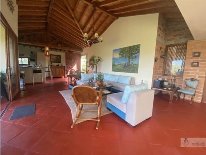 Casa de 4 alcobas en venta en Samaria, El Carmen de Viboral, 310 m² · foto 13 de 24