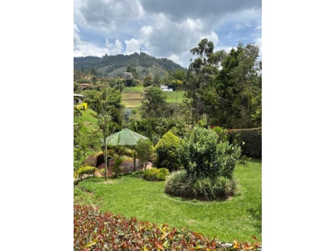 Casa de 2 alcobas en venta en Bellavista, Guarne, 300 m² · foto 10 de 21