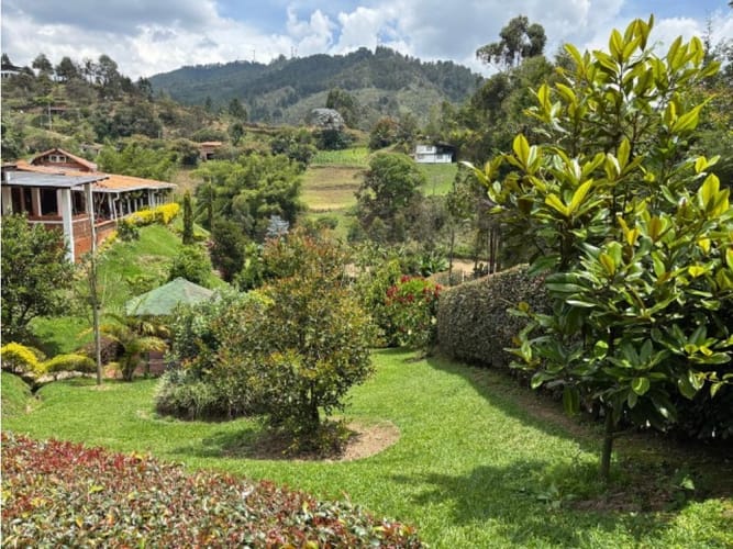 Casa de 2 alcobas en venta en Bellavista, Guarne, 300 m² · foto 12 de 21