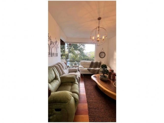 Casa de 6 alcobas en venta en El Poblado, Medellín, 450 m² · foto 3 de 24