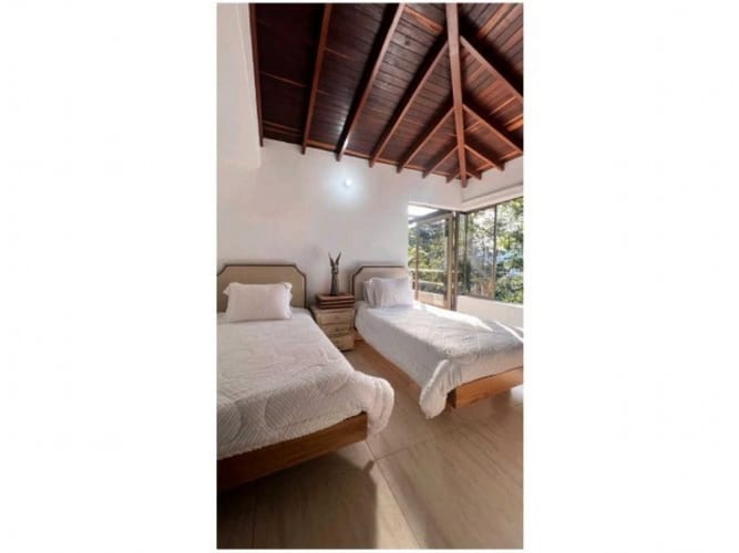 Casa de 6 alcobas en venta en El Poblado, Medellín, 450 m² · foto 5 de 24