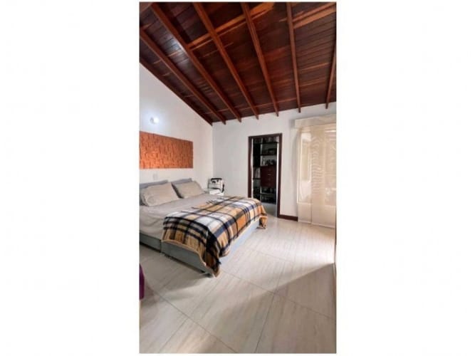 Casa de 6 alcobas en venta en El Poblado, Medellín, 450 m² · foto 7 de 24