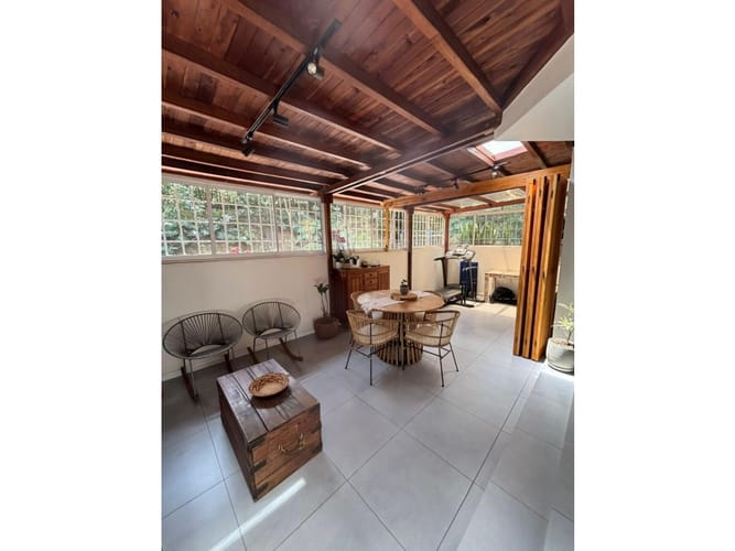 Apartamento de 4 alcobas en venta en El Poblado, Medellín, 101 m² · foto 3 de 24
