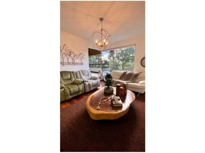 Casa de 6 alcobas en venta en El Poblado, Medellín, 450 m² · foto 11 de 24