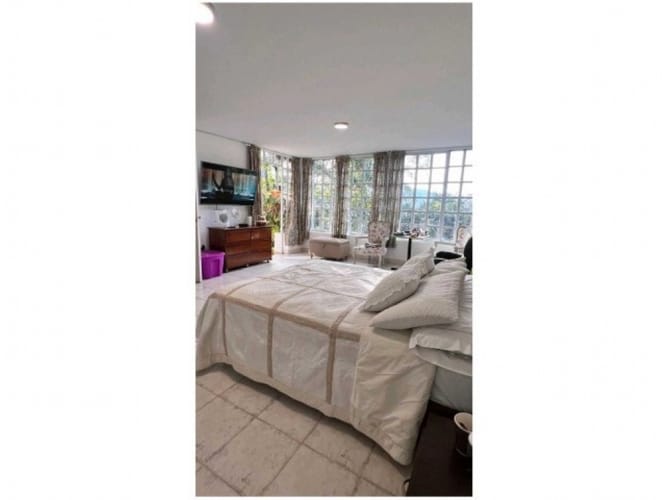 Casa de 6 alcobas en venta en El Poblado, Medellín, 450 m² · foto 13 de 24