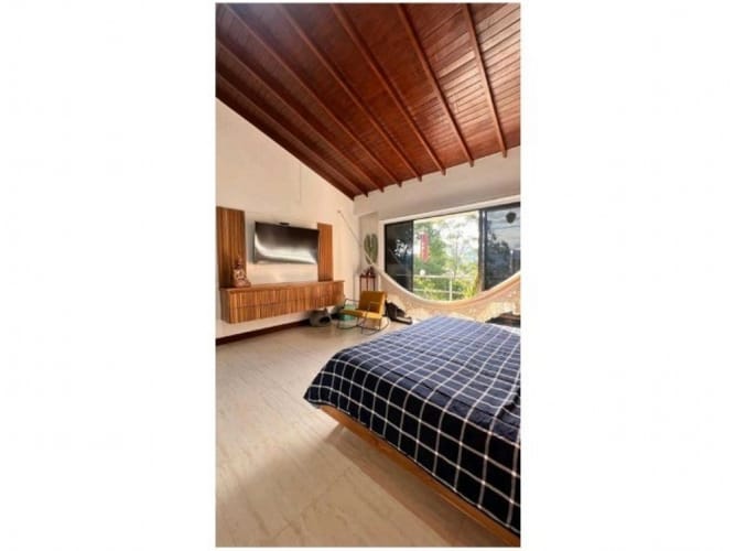 Casa de 6 alcobas en venta en El Poblado, Medellín, 450 m² · foto 16 de 24