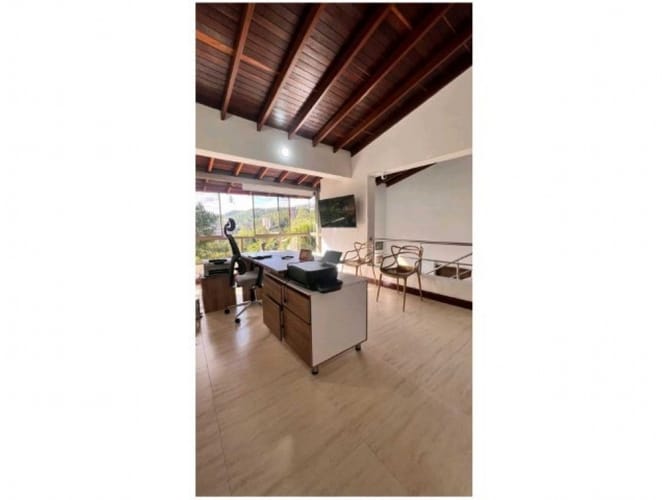Casa de 6 alcobas en venta en El Poblado, Medellín, 450 m² · foto 17 de 24