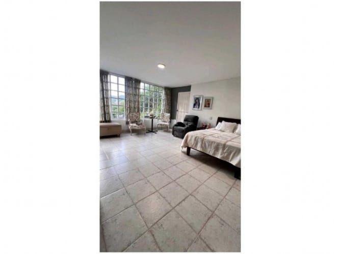 Casa de 6 alcobas en venta en El Poblado, Medellín, 450 m² · foto 21 de 24
