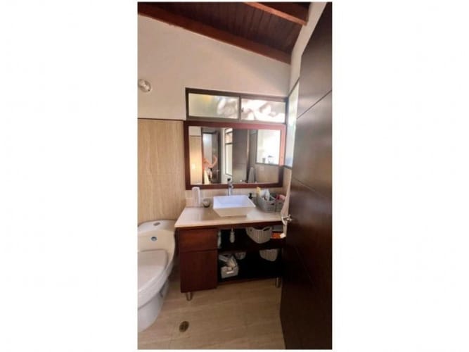 Casa de 6 alcobas en venta en El Poblado, Medellín, 450 m² · foto 22 de 24
