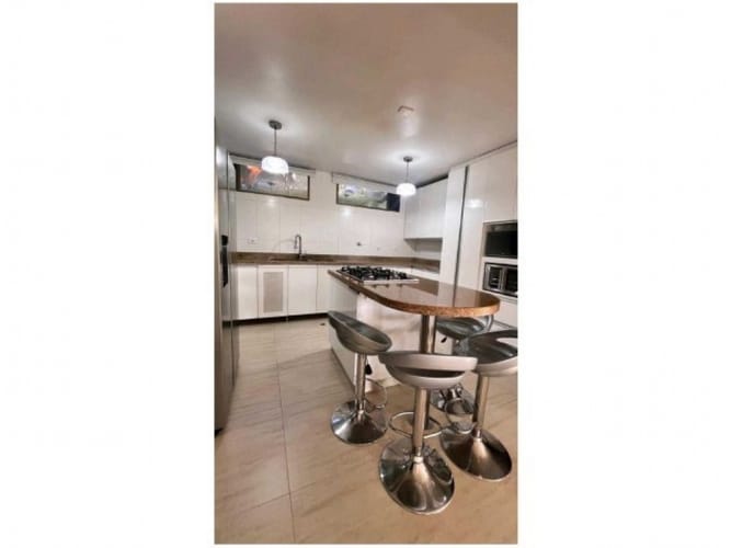 Casa de 6 alcobas en venta en El Poblado, Medellín, 450 m² · foto 23 de 24