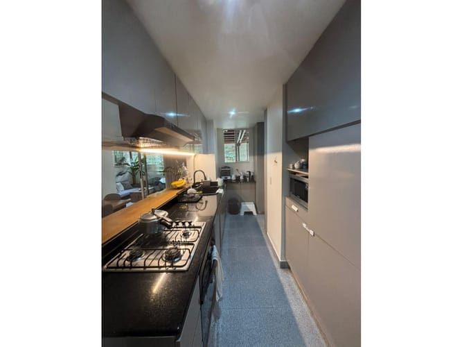 Apartamento de 4 alcobas en venta en El Poblado, Medellín, 101 m² · foto 18 de 24
