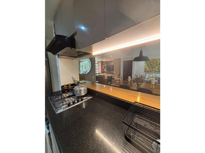 Apartamento de 4 alcobas en venta en El Poblado, Medellín, 101 m² · foto 21 de 24