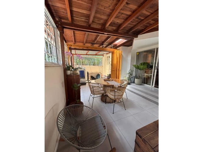 Apartamento de 4 alcobas en venta en El Poblado, Medellín, 101 m² · foto 23 de 24