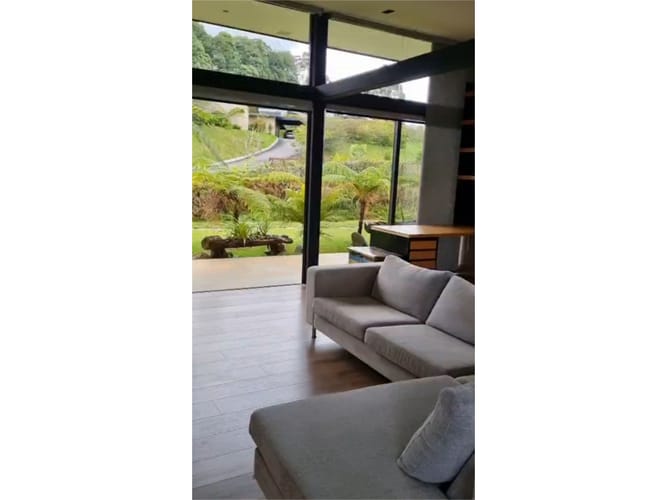Casa de 3 alcobas en venta en Mesa, Envigado, 383 m² · foto 3 de 16