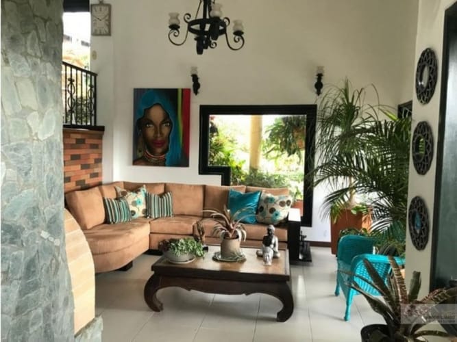 Casa de 5 alcobas en venta en Guamito, La Ceja, 477 m² · foto 8 de 18