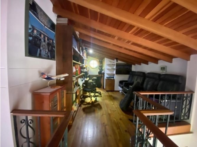 Casa de 5 alcobas en venta en Guamito, La Ceja, 477 m² · foto 18 de 18