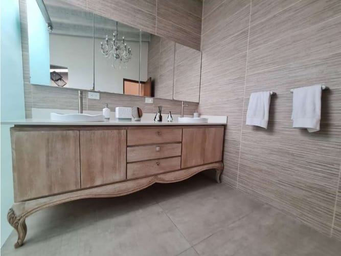 Casa de 5 alcobas en venta en Sajonia, Rionegro, 450 m² · foto 8 de 17