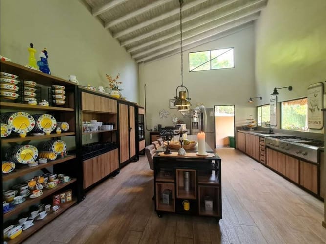 Casa de 5 alcobas en venta en Sajonia, Rionegro, 450 m² · foto 11 de 17