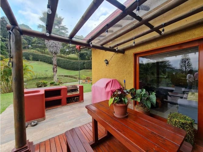 Casa de 4 alcobas en venta en Sajonia, Rionegro, 384 m² · foto 4 de 15