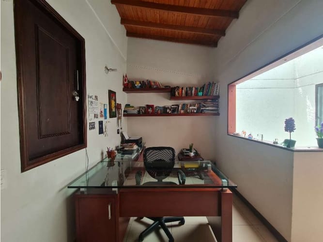 Casa de 4 alcobas en venta en El Poblado, Medellín, 245 m² · foto 7 de 11