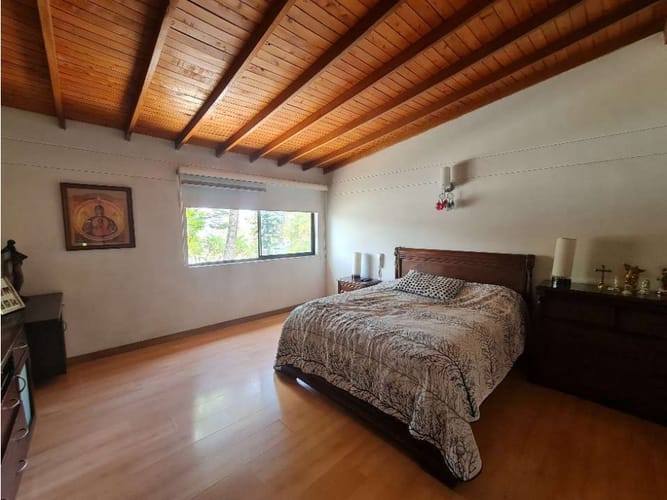 Casa de 4 alcobas en venta en El Poblado, Medellín, 245 m² · foto 9 de 11
