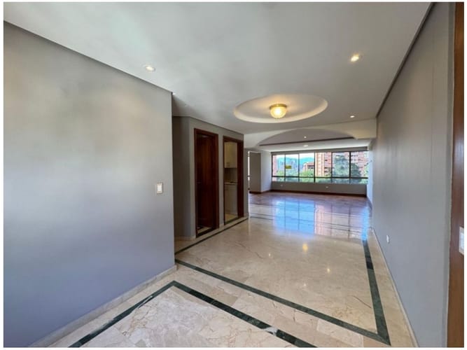 Apartamento en venta en El Poblado, Medellín · foto 3 de 15