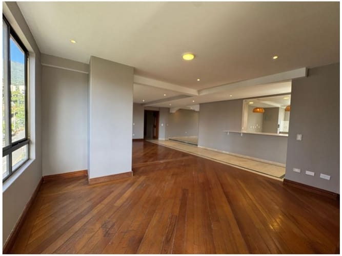 Apartamento en venta en El Poblado, Medellín · foto 8 de 15