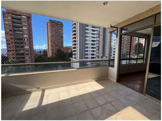 Apartamento en venta en El Poblado, Medellín · foto 10 de 15
