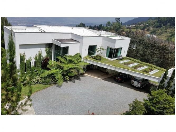 Casa de 4 alcobas en venta en Las Palmas, Envigado, 694 m² · foto 2 de 14