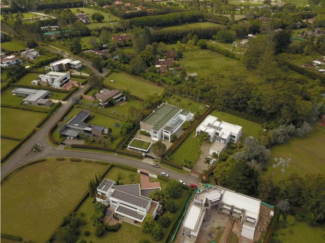 Casa de 9 alcobas en venta en Llano Grande, Rionegro, 1568 m² · foto 21 de 24