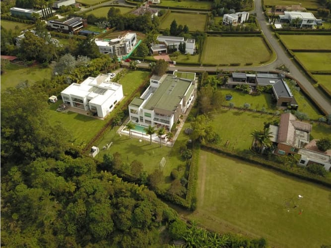 Casa de 9 alcobas en venta en Llano Grande, Rionegro, 1568 m² · foto 23 de 24