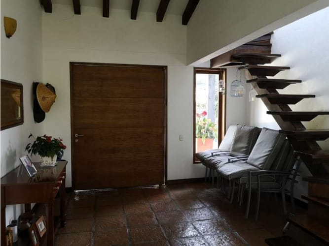 Casa de 4 alcobas en venta en El Poblado, Medellín, 350 m² · foto 2 de 18