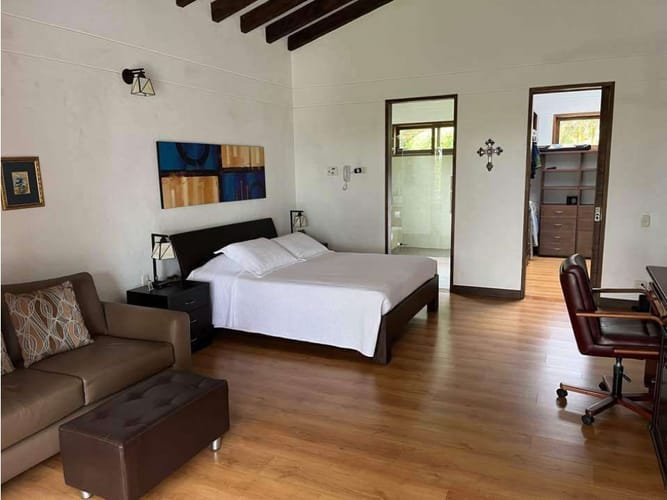 Casa de 4 alcobas en venta en El Poblado, Medellín, 350 m² · foto 7 de 18