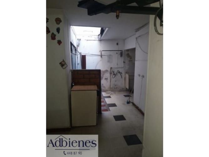Casa de 10 alcobas en venta en Laureles, Medellín, 227 m² · foto 6 de 7