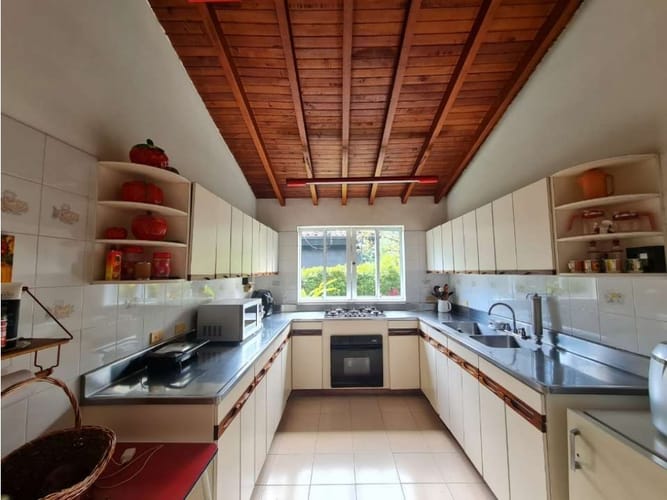 Casa de 4 alcobas en venta en El Poblado, Medellín, 300 m² · foto 6 de 12