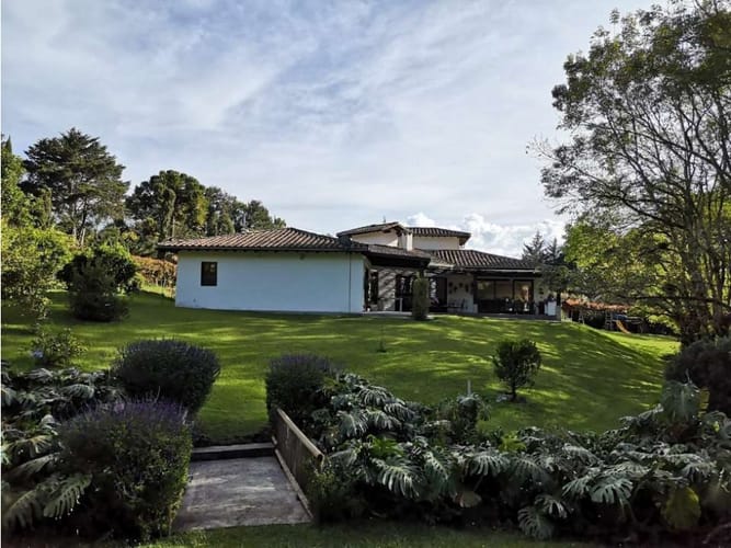 Casa de 4 alcobas en venta en El Poblado, Medellín, 350 m² · foto 15 de 18