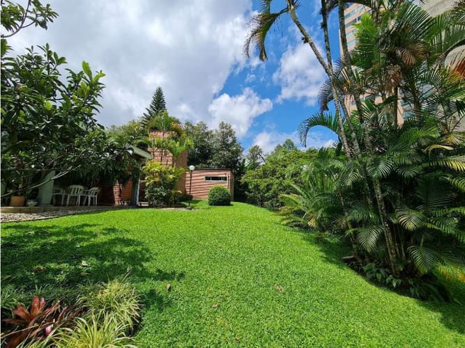 Casa de 4 alcobas en venta en El Poblado, Medellín, 300 m² · foto 12 de 12