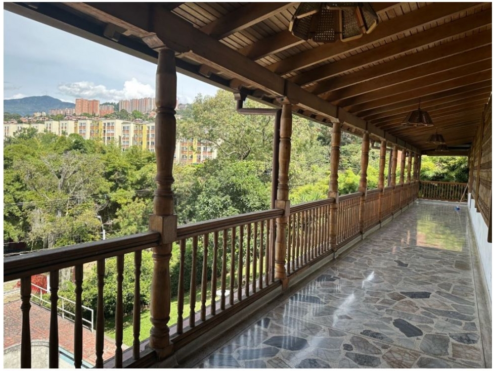 Casa de 10 alcobas en venta en Palenque, Medellín, 565 m² · foto 4 de 14