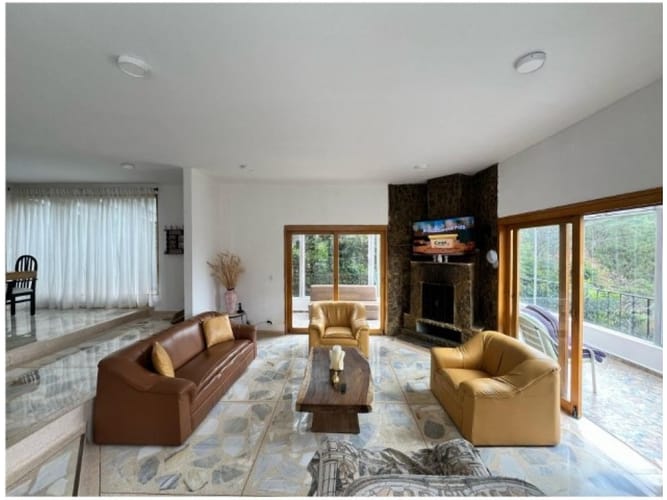 Casa de 3 alcobas en venta en Escobero, Medellín, 436 m² · foto 4 de 20