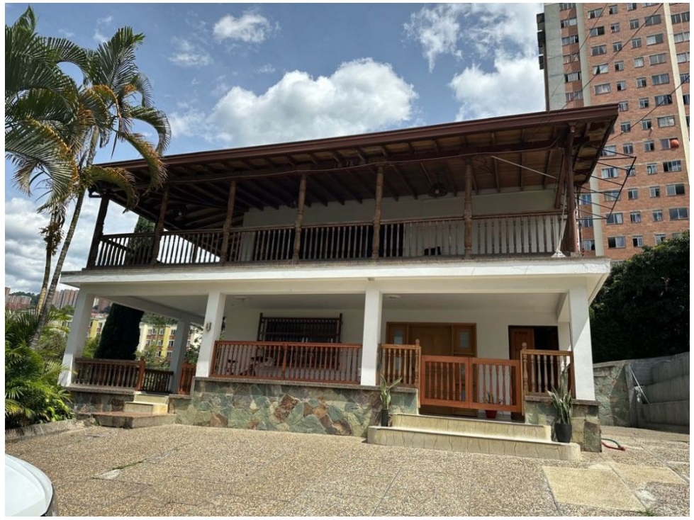 Casa de 10 alcobas en venta en Palenque, Medellín, 565 m² · foto 11 de 14