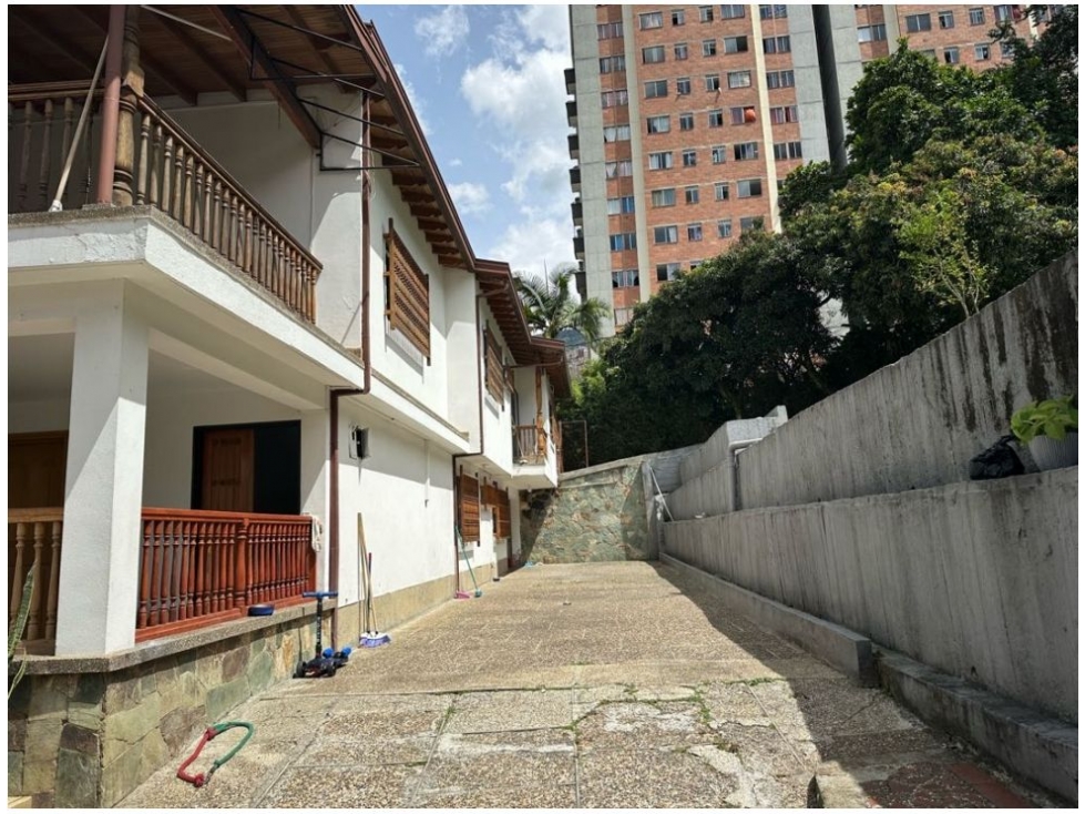 Casa de 10 alcobas en venta en Palenque, Medellín, 565 m² · foto 14 de 14