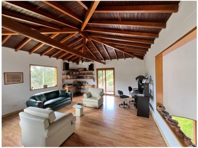 Casa de 3 alcobas en venta en Escobero, Medellín, 436 m² · foto 17 de 20