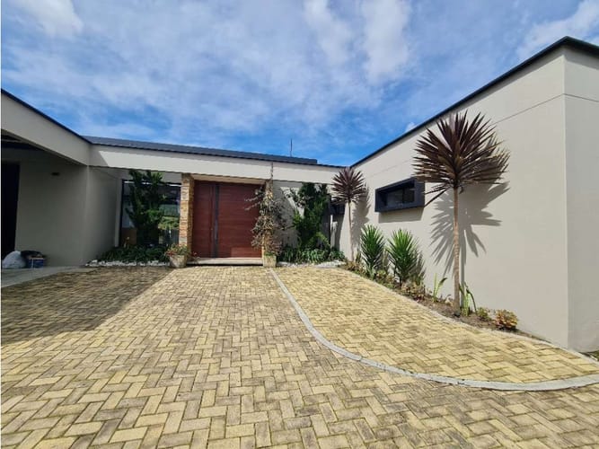 Casa de 3 alcobas en venta en El Retiro, 280 m² · foto 15 de 18