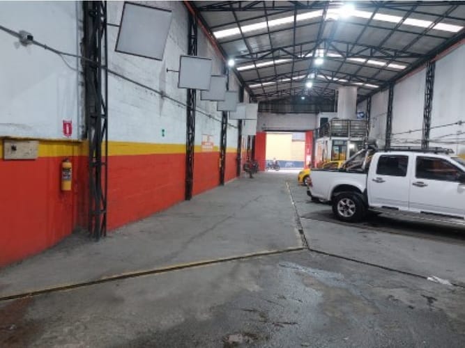Bodega en venta en Boston, Medellín, 358 m² · foto 6 de 6