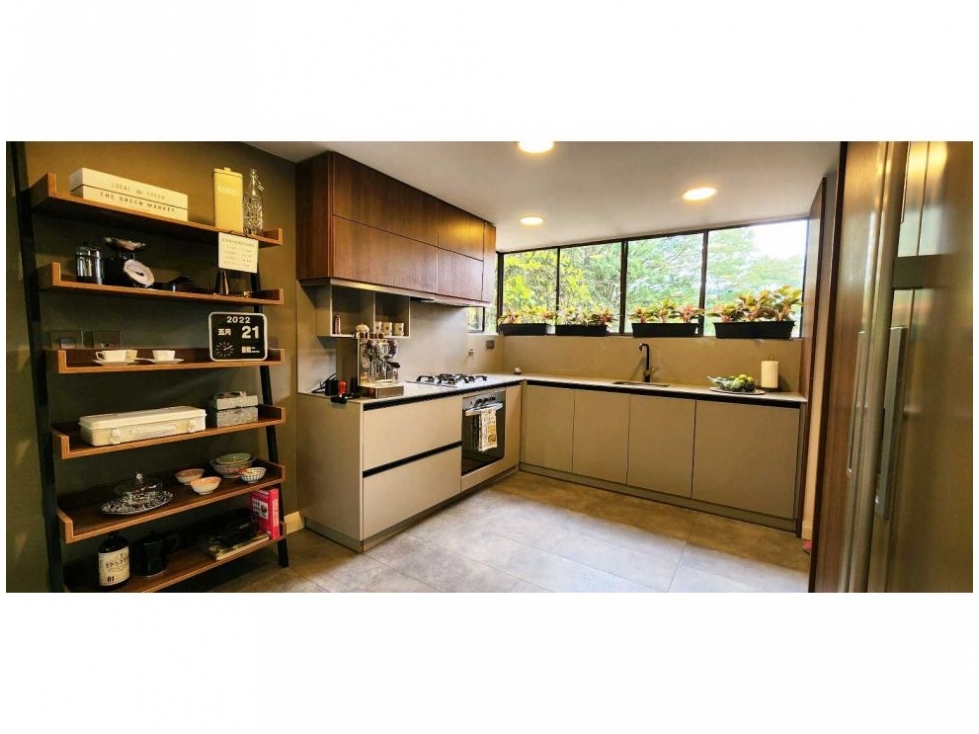 Apartamento de 3 alcobas en venta en Los Balsos, Medellín, 185 m² · foto 2 de 12