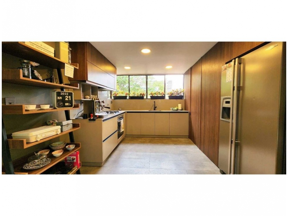 Apartamento de 3 alcobas en venta en Los Balsos, Medellín, 185 m² · foto 3 de 12