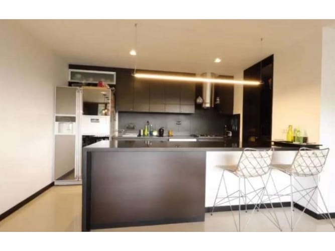 Apartamento de 2 alcobas en venta en El Poblado, Medellín, 118 m² · foto 6 de 10