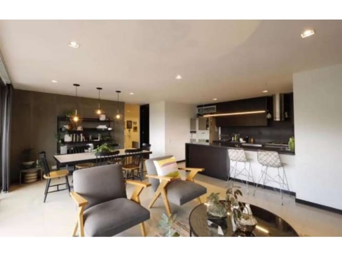 Apartamento de 2 alcobas en venta en El Poblado, Medellín, 118 m² · foto 8 de 10