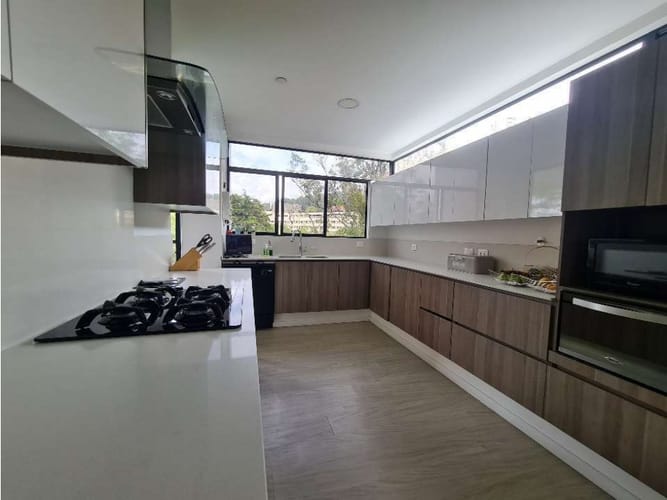 Apartamento de 3 alcobas en venta en Las Lomas, Medellín, 163 m² · foto 3 de 9